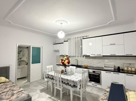 🏡 JEPET ME QIRA – SHTËPI PRIVATE 1+1 | ELEKTRIKU, VLORË