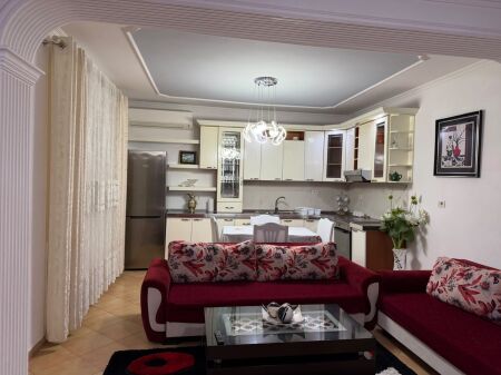 Rent | Shtëpi private 2 + 1 | Rruga Ymer Sollaku | 500 €/month