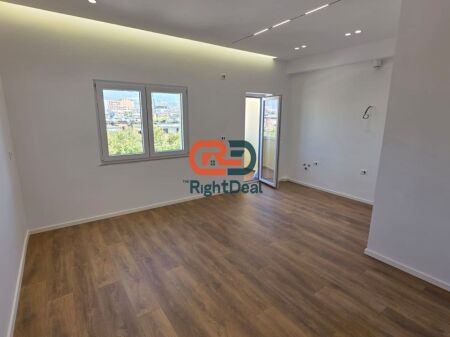At Kongresi I Manastirit Street, Apartment 1+1 for Sale, Ideal for Living and Investment!!!