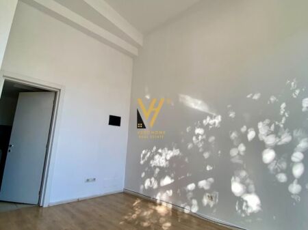 LOCALE COMMERCIALE 26 M2 IN AFFITTO A ASTIR 35.000 LEKE