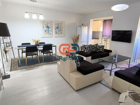 Tek Piazza, Jepet Me Qira Apartament 2+1, Totalisht I Investuar !!!