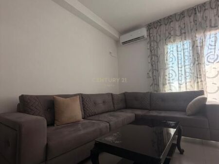 JEPET ME QIRA APARTAMENT 1+1 . ASTIR PRANE BAR ARTISTI  45,000 Lekë