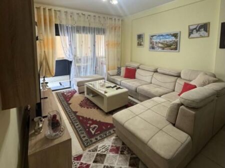 Affittasi appartamento 2+1 vicino alla rotatoria ad Astir!
