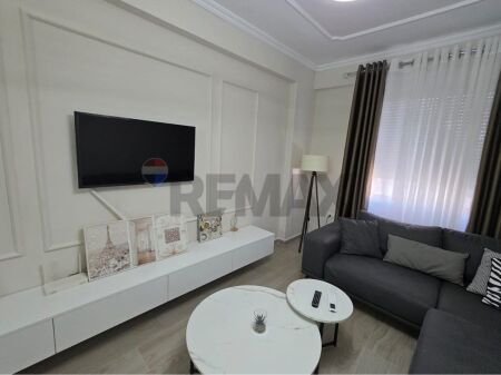 Jepet apartament  me qera 2+1 Rruga Ndre Mjeda