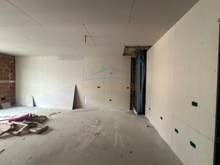 For sale, 1+1 apartment at the Dry Lake, Tirana.