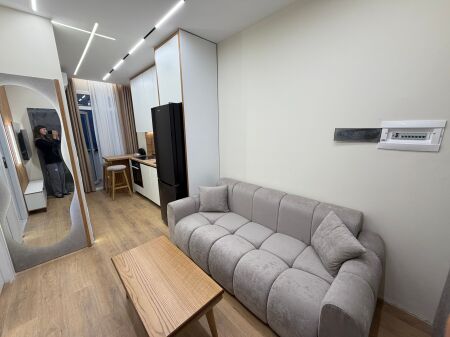 🏡 VENDESI APPARTAMENTO 1+1 – APPENA RISTRUTTURATO  📍 Monolocale convertito in 1+1 💰 Prezzo: 110 milioni di lek