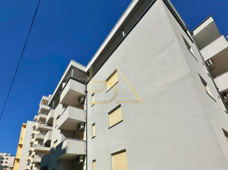 SHITET GODINË ME 17 APARTAMENTE – SHKËMBI I KAVAJËS, DURRËS