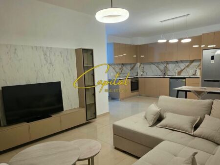 APARTAMENT ME QIRA 2+1 RRUGA E DIBRES 70.000 LEKE