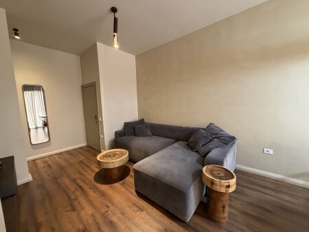 🏡 Apartment 2+1 for rent – zoological garden Bilal Sina street   📍 Very preferred and quiet area 🏢 1st floor | New building with elevator ✨ Newly furnished 🛋️ 2+1 layout, ideal for couple or family 💶 Price: 80000 leke per month  