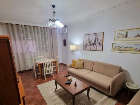 Rent | Apartament 2 + 1 | Liceu Artistik | 700 €/month
