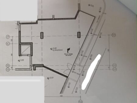 NEGOZIO IN AFFITTO 84 M2 VIA ELBASAN 120.000 LEKE FH-96197