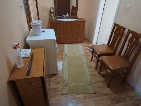 Shitet apartament 1+1 - Te Varri i Bamit, prane shkolles Hasan Prishtina,