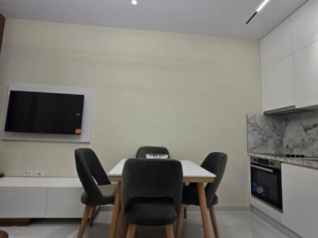 Jepet me qira apartament 1+1 te Univers City!