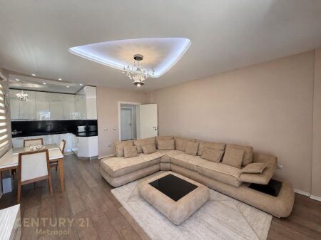 For rent 2+1+2 + Garage, near the Military Hospital