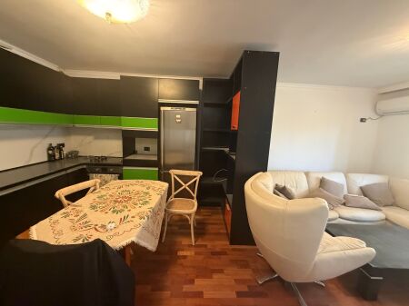 1+1,kat 3 pa ashensore,vasil shanto,650 euro