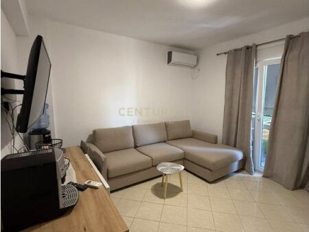 Shitet apartament 2+1 - Plazhi I Golemit