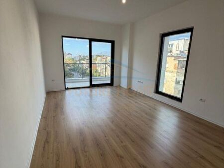 For sale, Apartment 2+1+2+Veranda, Barricade Street, Tirana.