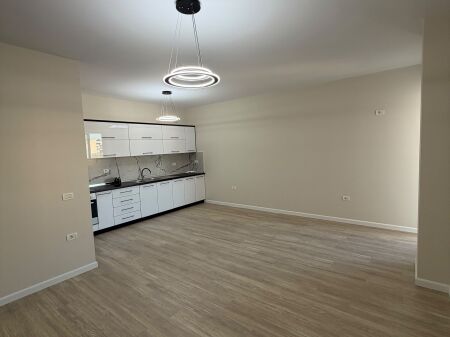YZBERISHT APARTAMENT 2+1 PER SHITJE!