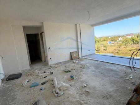 OKAZION!! Shitet, Apartament 1+1, Porto Lalzi, Gjiri i Lalzit.