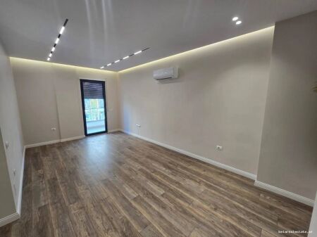 Zyre me qera 2+1 ne Porcelan (ID BZ21063) Tirane