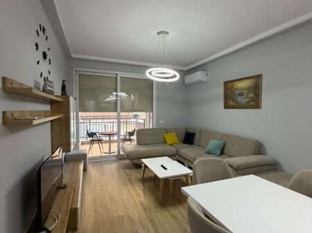 Jepet me qira apartament 2+1+2