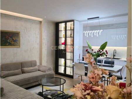 2+1 apartment for sale on Çipaj Street, Vlora!