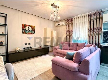 2+1 apartment for rent at 21 Dhjetori!