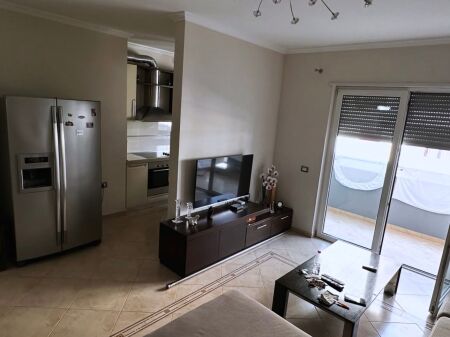 2+1 Apartment for rent near the Artistic High School!