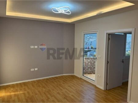 Apartament 1+1 në shitje te Kompleksi Delijorgji, Tiranë