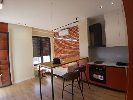 Apartament 1+1 me qira tek stacioni i Trenit,
