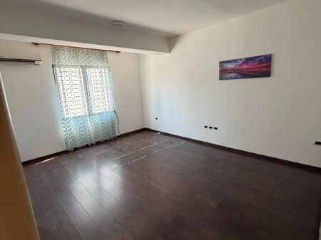 Apartament 1+1, Bllok!
