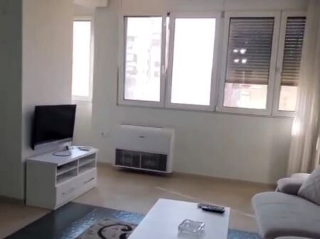 Jepet apartament 3+1+2 me qira tek Rruga Him Kolli , Rruga e Kavajes , Rruga Myslym Shyri .