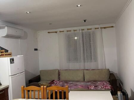 Qera | Shtëpi private 1 + 1 | Rruga Ali Demi | 400 €/muaj