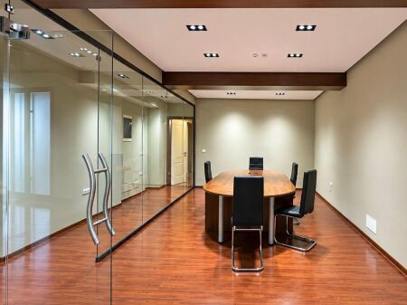 Office for rent 340m2 at Dry Lake