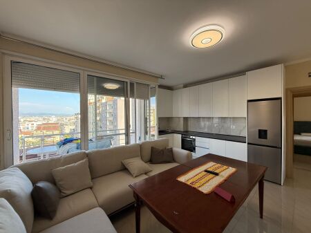 Apartament 2+1+ 2 TUALETE + 2 BALLKONE , prane kazazit ne Durres