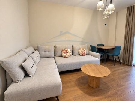 Apartament për shitje tek Liqeni i Thatë, Tirane.