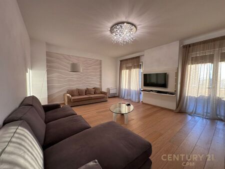 Apartament 3+1+2+ Post Parkimi Per Qira Tek Rruga E Bogdaneve! 1,700 € /Muaj