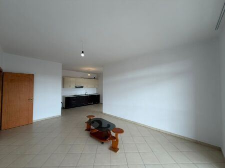 Apartament 2+1 per shitje ne Astir.