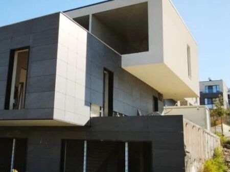  SHITET VILË PREMIUM | LAKESIDE RESIDENCE – FARKË 