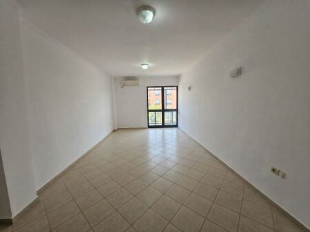 Shitet, Apartament 1+1, Rruga Kavajes, Tirane