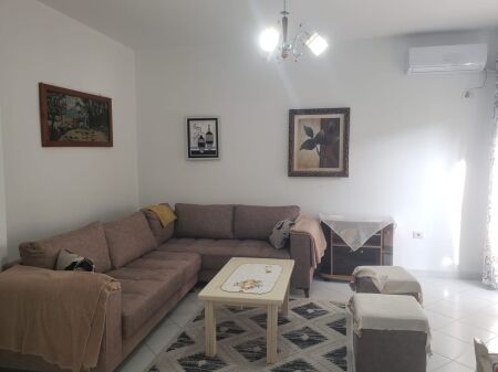 Qera | Apartament 2 + 1 | Liqeni i Thatë | 700 €/muaj