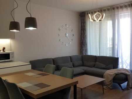 Jepet apartament 2+1+2 me qira tek Kompleksi Fiori di Bosco , Rruga Don Bosko , Laprake .