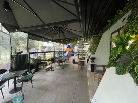 VENDESI COMMERCIALE IN VENDITA+VERANDA 260 M2 "VIA NDRE MJEDA, EX PARCO DEGLI AUTOBUS" 800.000 EURO