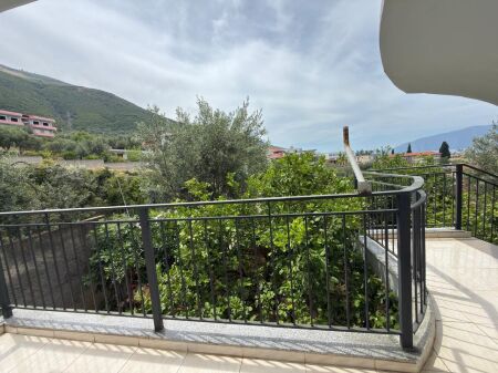 VILË ME QIRA – LUNGOMARE, VLORË | KODËR