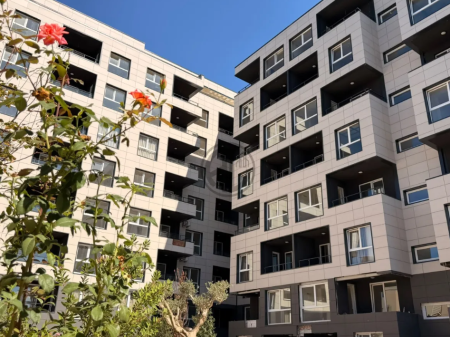 Per shitje Apartament  1+1 MonteVideo Mali i Robit