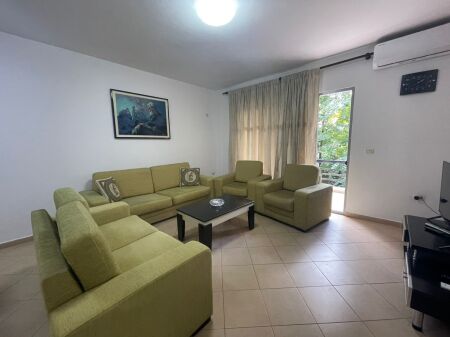 🏢Pak minuta larg Shkolles se Kuqe,jepet me qera apartament 2+1+2,i mobiluar.60,000Leke    