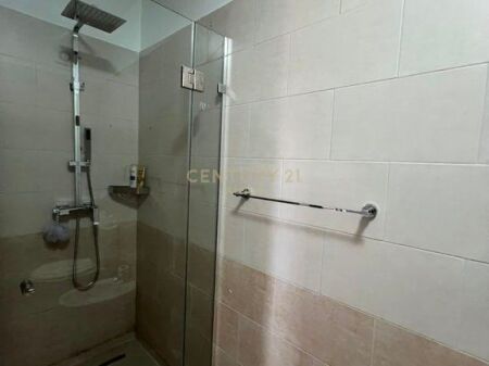 APARTAMENT 2+1 NË SHITJE | BULEVARDI ZHAN D'ARK, SHUME PRANË MATERNITETIT TË RI!!