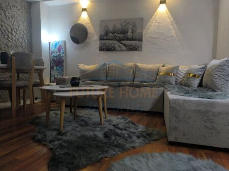 Affitto, Appartamento 2+1, Castello di Tirana, Tirana.