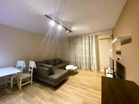 APARTAMENT 1+1 PRANE KRISTAL CENTER PER QIRA