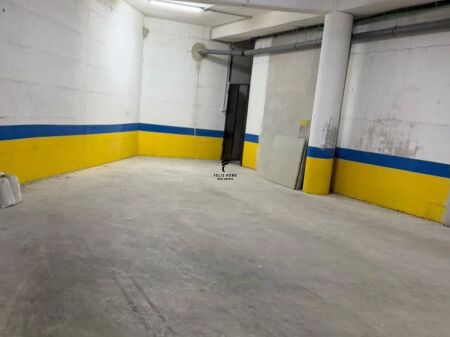 MAGAZINE ME QERA 140 M2 FUSHA E AVIACIONIT 90.000 LEKE FH-96694